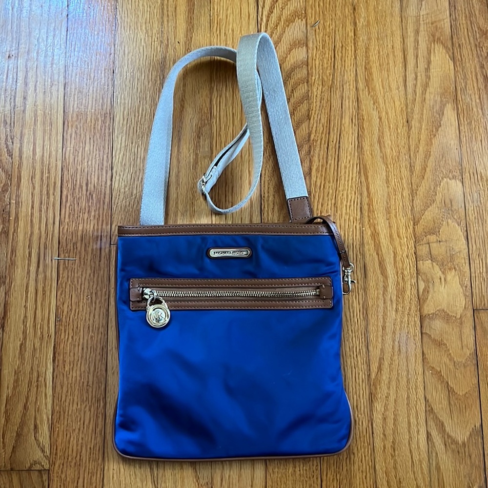Michael Michael Kors Kempton Crossbody Bag